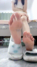 【敢敢】情人节贴钱卖女友260519-2封面图