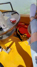 【MH女慕乐M】湖上游玩公母伺候主人圣水，舔脚、深喉、吃口水【42分钟】