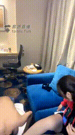 【偌丝S】深喉洗脚水酸奶调教偷丝袜的贱男【78分钟】